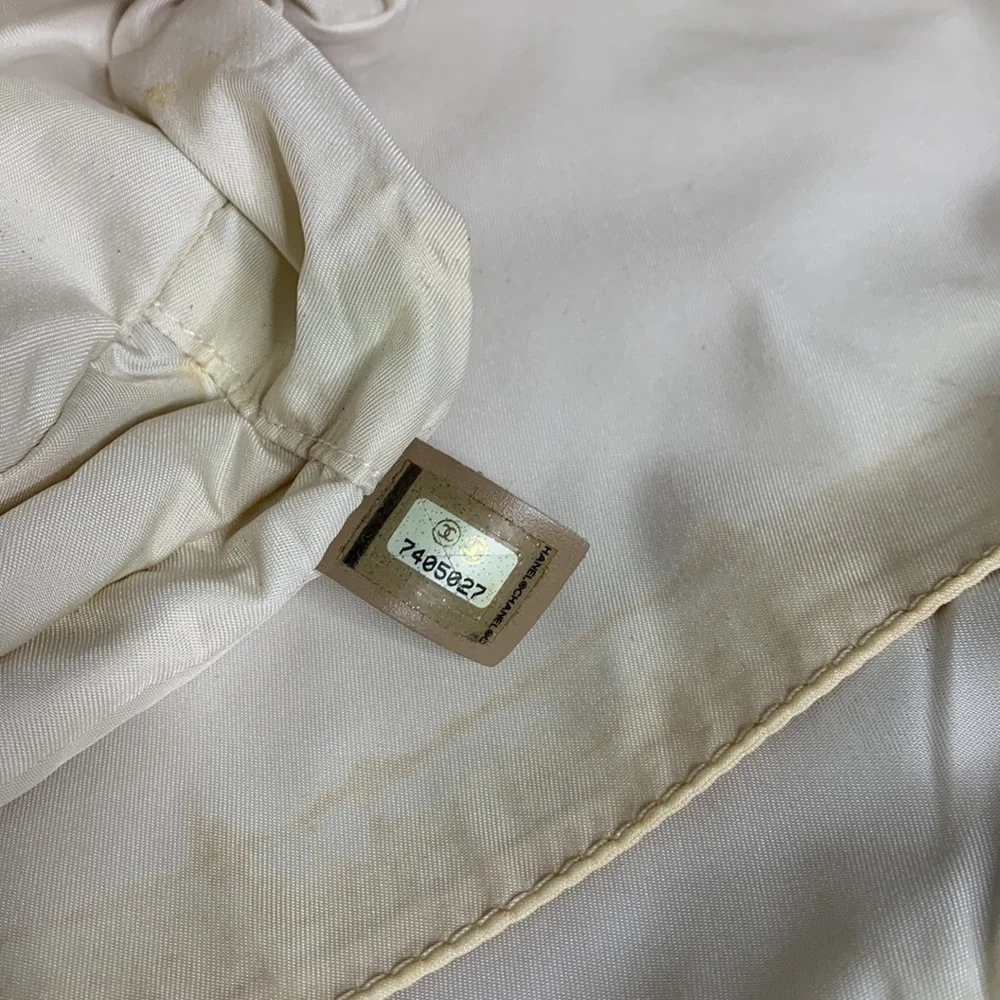 EUC Chanel canvas office bag or laptop bag. - Picture 10 of 10